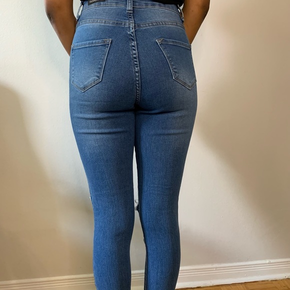 FASHION NOVA- Distracted High Rise Jeans - Picture 2 of 4